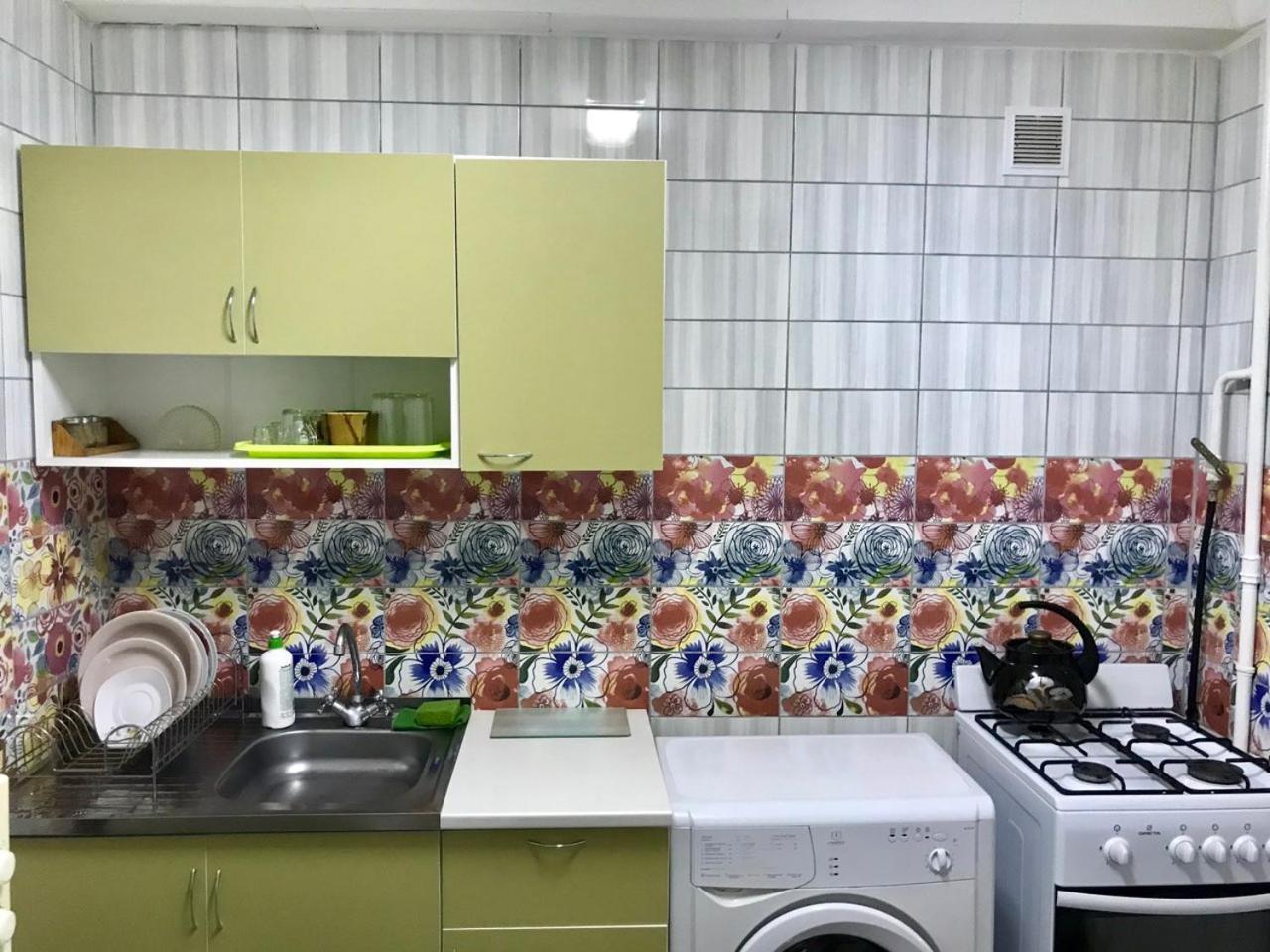 Метро Кпи, Улица Борщаговская Kiev Esterno foto